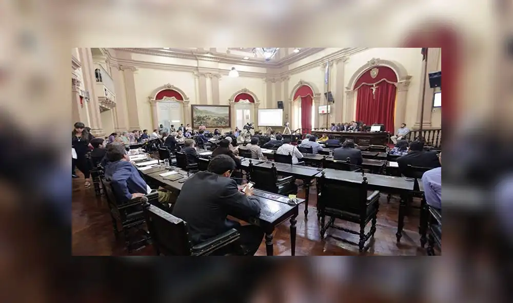 Whatsapp: audio de gemidos de mujer sorprende a legisladores y paraliza la sesión [VIDEO]