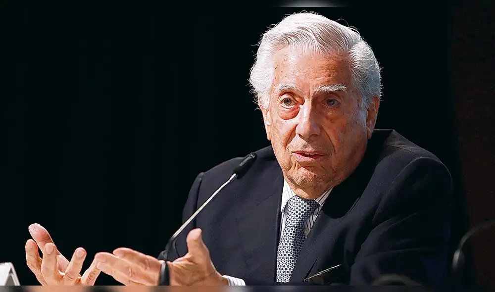 GRAF7236. MADRID, 08/10/2020.- El escritor hispano-peruano Mario Vargas Llosa asiste a un homenaje por los diez años de la concesión de su Premio Nobel de Literatura, este jueves en el Instituto Cervantes en Madrid. Vargas Llosa recibe este jueves un homenaje cuando se cumplen diez años de la concesión de su Premio Nobel de Literatura, en el que participarán amigos, colegas y personalidades de la cultura, y en el que, además, conversará con su hijo Álvaro Vargas Llosa. EFE/Javier López GRAF7236. MADRID, 08/10/2020.- El escritor hispano-peruano Mario Vargas Llosa asiste a un homenaje por los diez años de la concesión de su Premio Nobel de Literatura, este jueves en el Instituto Cervantes en Madrid. Vargas Llosa recibe este jueves un homenaje cuando se cumplen diez años de la concesión de su Premio Nobel de Literatura, en el que participarán amigos, colegas y personalidades de la cultura, y en el que, además, conversará con su hijo Álvaro Vargas Llosa. EFE/Javier López