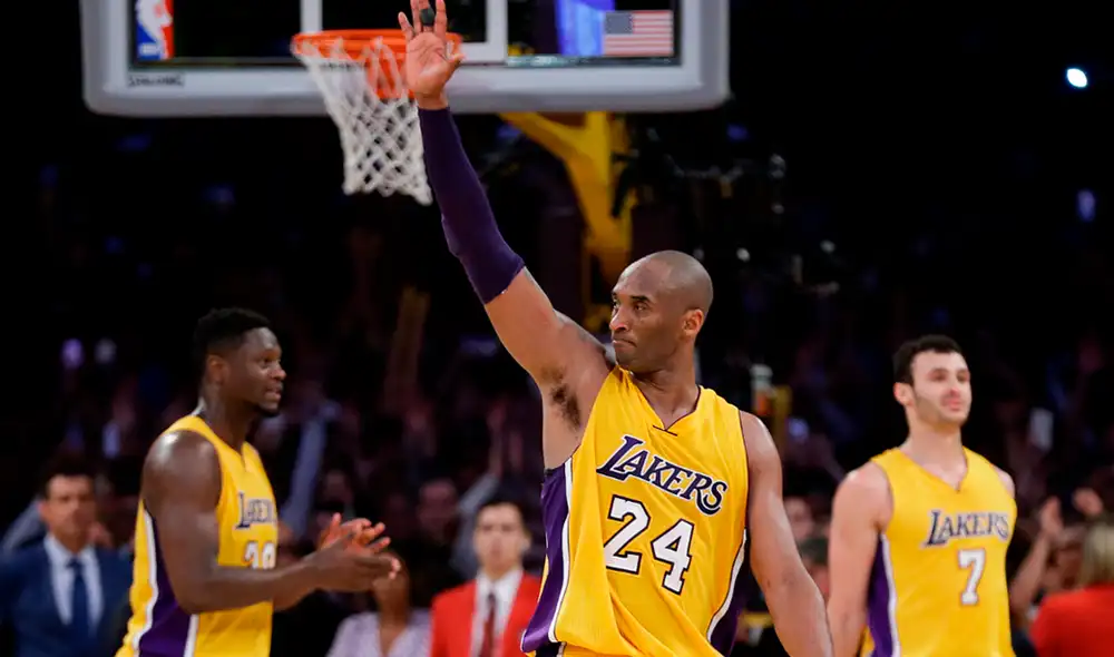 Cristian Benavente dedica homenaje a Kobe Bryant.