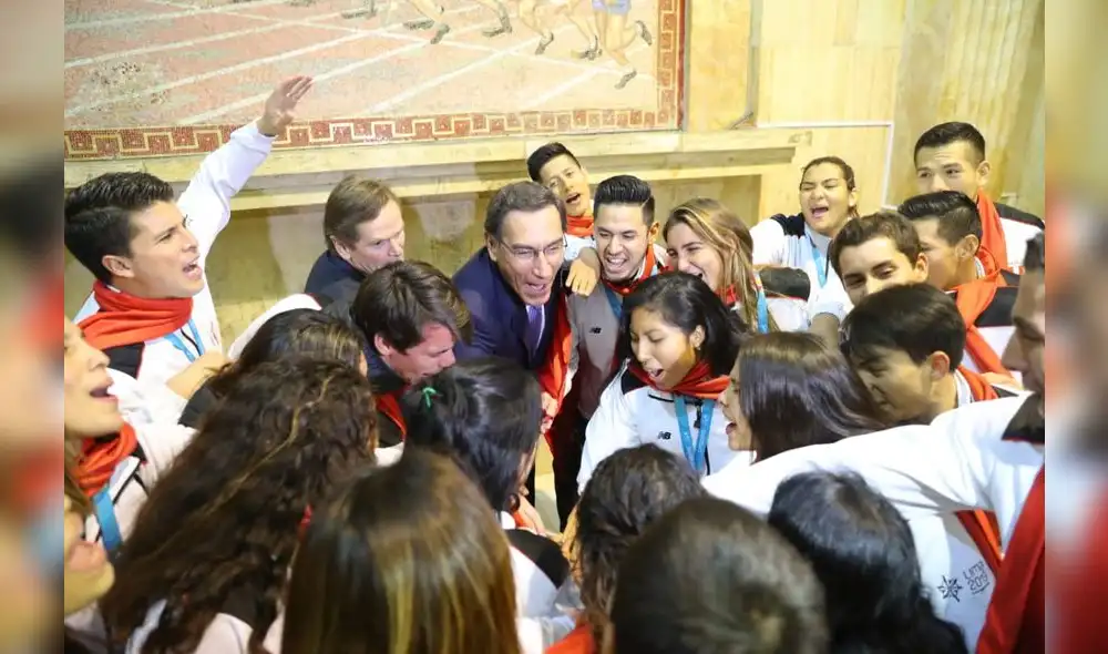 Martín Vizcarra se reunió con medallistas peruanos Martín Vizcarra se reunió con medallistas peruanos