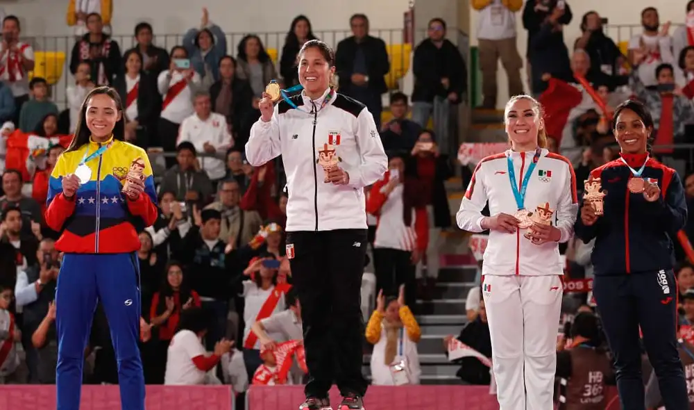 Alexandra Grande repartió ceviche a deportistas participantes en Juegos Panamericanos Lima 2019 tras ganar la medalla de oro.