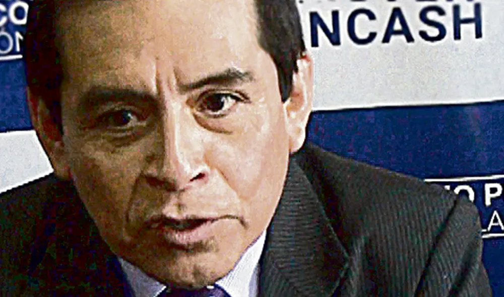 r Víctor Túllume Pisfi l.