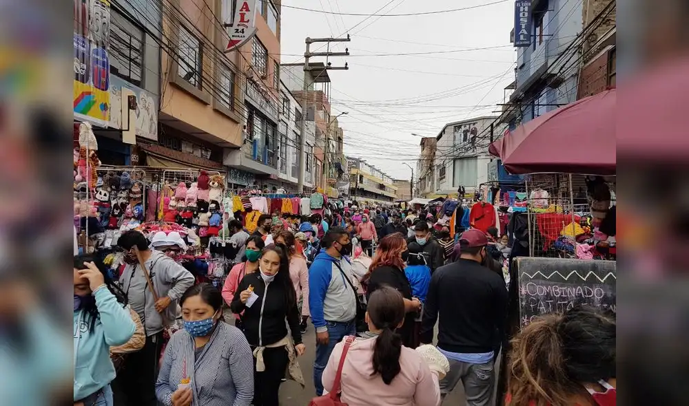 Trujillo Coronavirus: 5 mil familias peligran por foco infeccioso debido al comercio informal ambulantes Trujillo Coronavirus: 5 mil familias peligran por foco infeccioso debido al comercio informal ambulantes