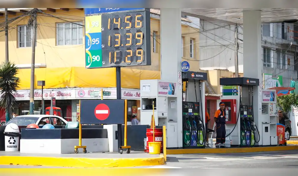 Buscar el combustible más barato genera competencia en el mercado