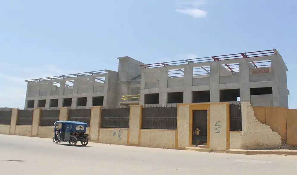 Sullana: exigen culminación del colegio Salaverry