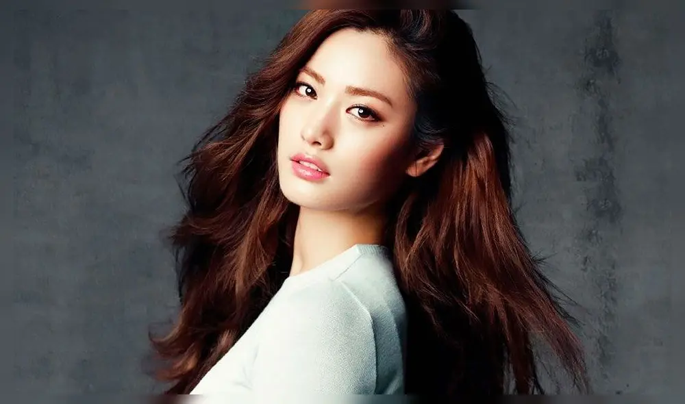 Im Jin-ah, más conocida como Nana, es una cantante, compositora, actriz y modelo surcoreana. Im Jin-ah, más conocida como Nana, es una cantante, compositora, actriz y modelo surcoreana.