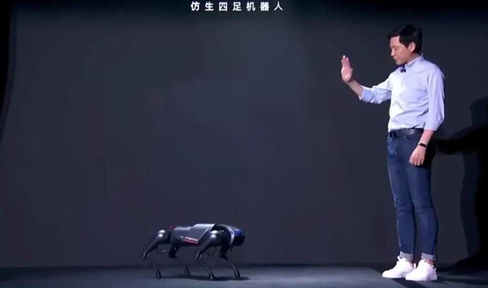 CyberDog de Xiaomi puede alcanzar una velocidad máxima de 3.2 metros por segundo. Foto: captura de YouTube