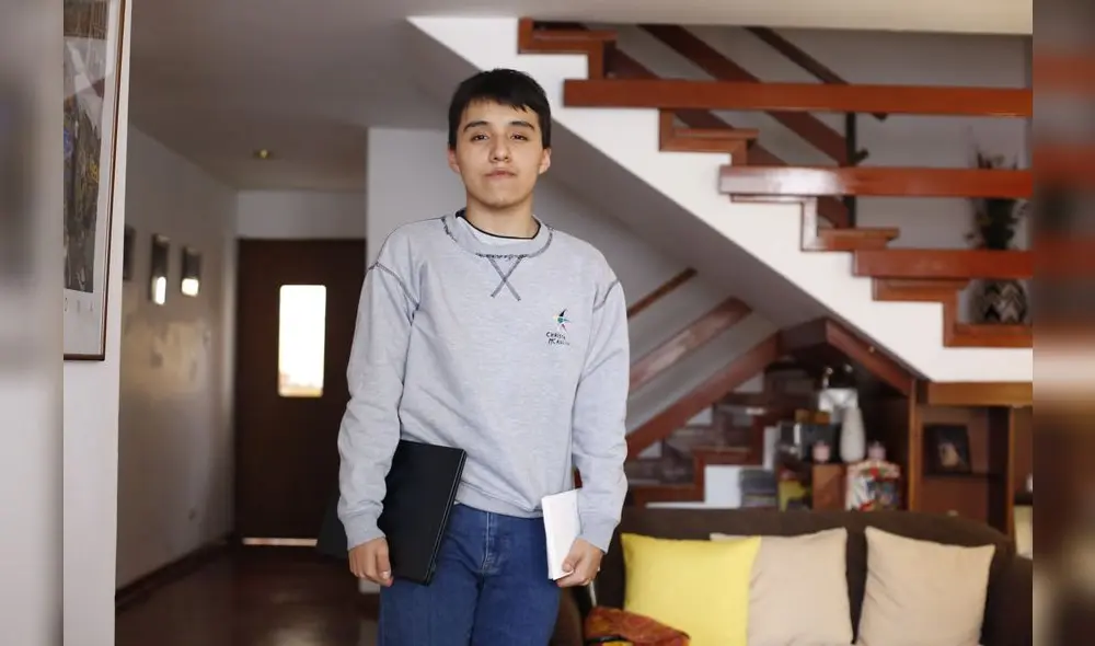 La última vez que Matías Munive (16) vio a su grupo de amigos fue
tres días antes de que comenzara la cuarentena.