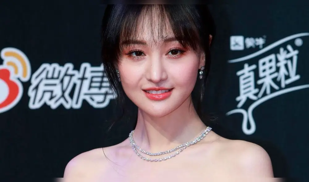 Zheng Shuang, es una actriz china, conocida por haber interpretado a Chu Yuxun en la serie Meteor Shower.