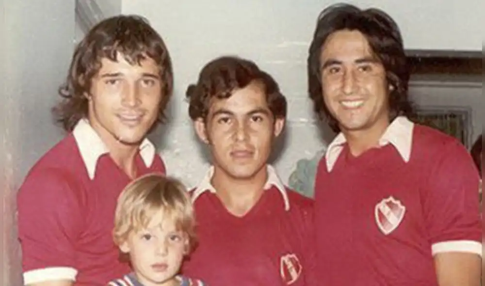 Ricardo Bochini y Percy Rojas coincidieron durante las temporadas 1975 y 1976 en Independiente. Foto: @BochiniOficial. Ricardo Bochini y Percy Rojas coincidieron durante las temporadas 1975 y 1976 en Independiente. Foto: @BochiniOficial.
