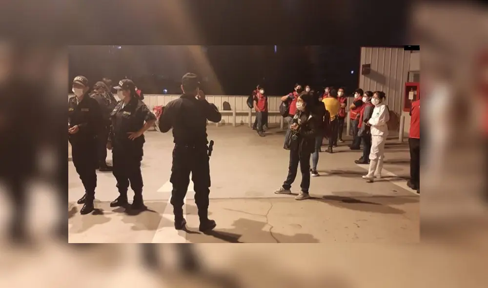 De los intervenidos, 14 eran trabajadores de la tienda, a quienes se les impuso una multa por infringir las disposiciones de la emergencia sanitaria. (Foto: Municipalidad de Pueblo Libre)