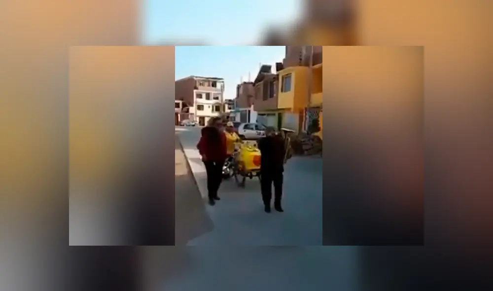 Facebook viral: heladero peruano se topa con banda de músicos y decide unirse a ellos en peculiar ‘serenata’ Facebook viral: heladero peruano se topa con banda de músicos y decide unirse a ellos en peculiar ‘serenata’