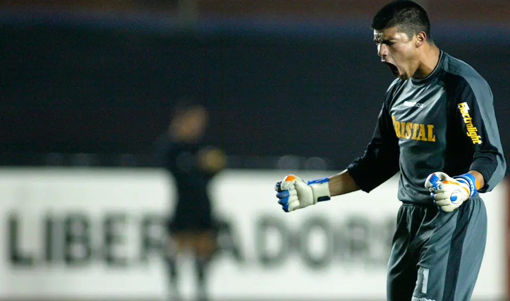 Erick Delgado celebrando un gol de Sporting Cristal. | Foto: AFP
