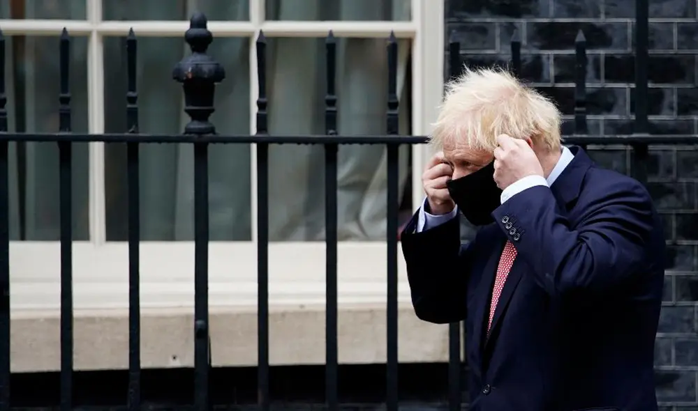 El próximo lunes, Johnson podría anunciar el cierre temporal de locales de esparcimiento donde se expendan alcohol en las zonas con más casos reportados de COVID-19. Foto: Will Oliver/EFE