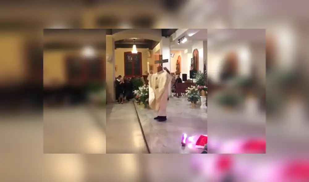 Desliza las imágenes para observar los impresionantes movimientos de un sacerdote, quien asombró a sus fieles.