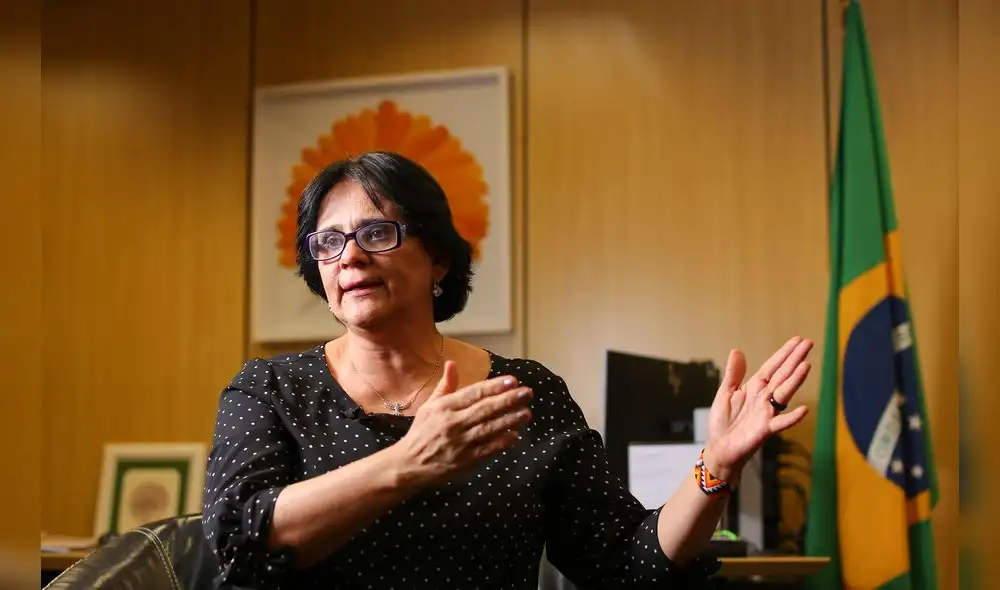 “Una niña de 12 años no está lista para ser poseída”, dijo Damares Alves, la ministra que impulsa la iniciativa. Foto: AFP.