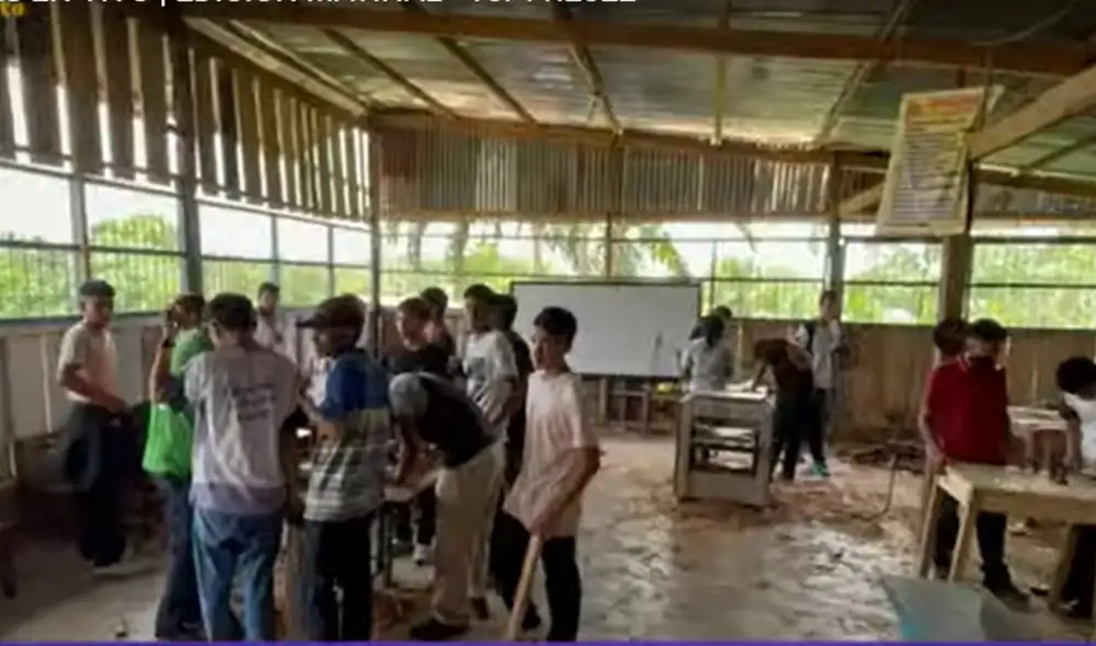Desconsiderados. Adolescentes intentaron burlarse de su maestro, pero su "broma" pudo haber acabado con su vida. Foto: captura Latina Desconsiderados. Adolescentes intentaron burlarse de su maestro, pero su "broma" pudo haber acabado con su vida. Foto: captura Latina