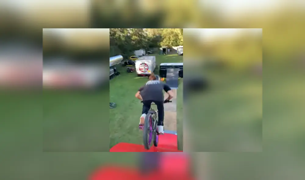 Desliza para ver los detalles del video viral publicado en YouTube. Foto: Captura.