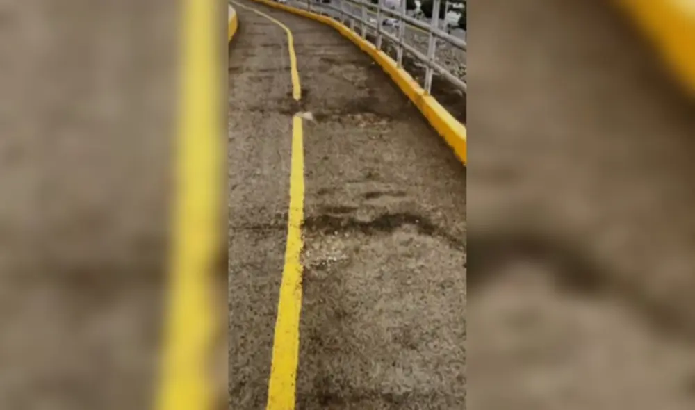 Joven cuenta que perdió el equilibrio de su bicicleta debido a los huecos en la ciclovía. Foto: captura de Latina Noticias