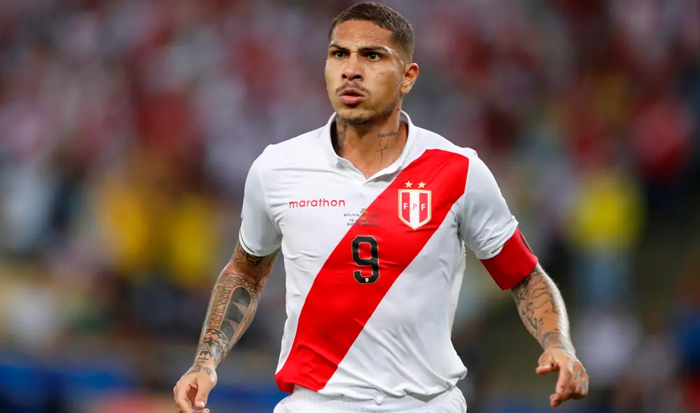 Paolo Guerrero recibe saludo de la FIFA.