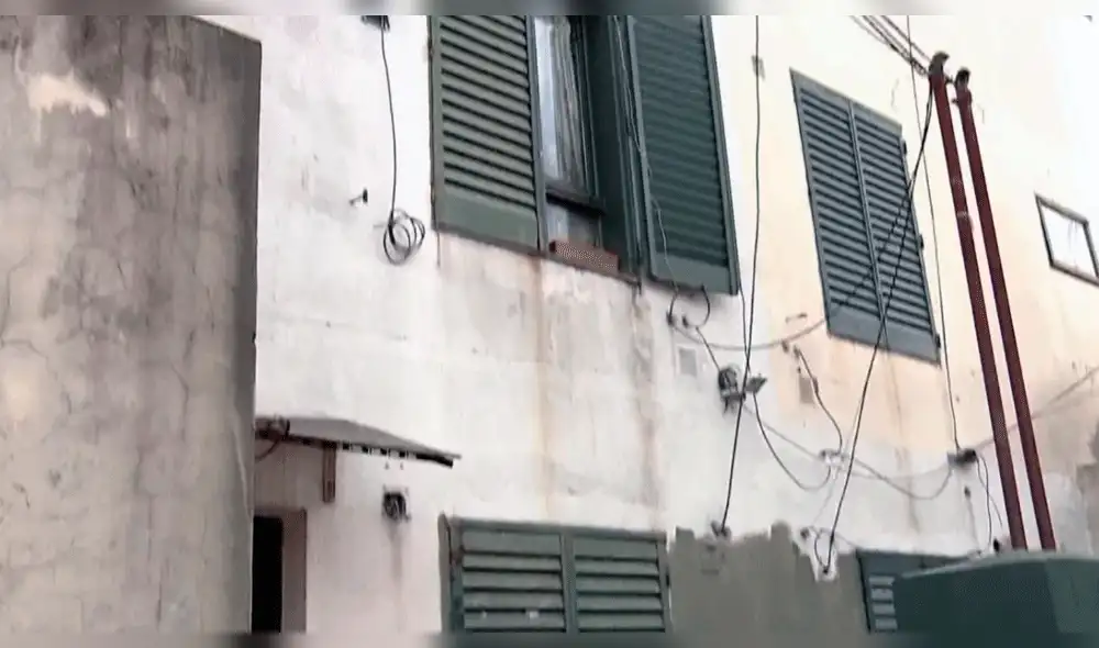 Conmoción en Argentina: Adolescente dio a luz en baño y lanzó al bebé por la ventana Conmoción en Argentina: Adolescente dio a luz en baño y lanzó al bebé por la ventana