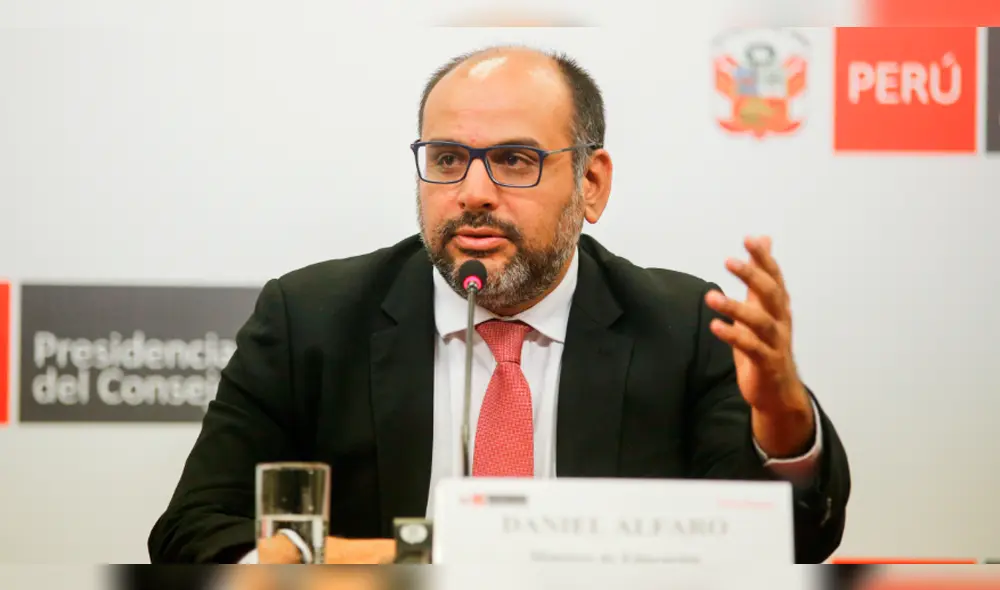 Ministro Alfaro: "Dialogaremos, pero maestros deben regresar a clases" | VIDEO