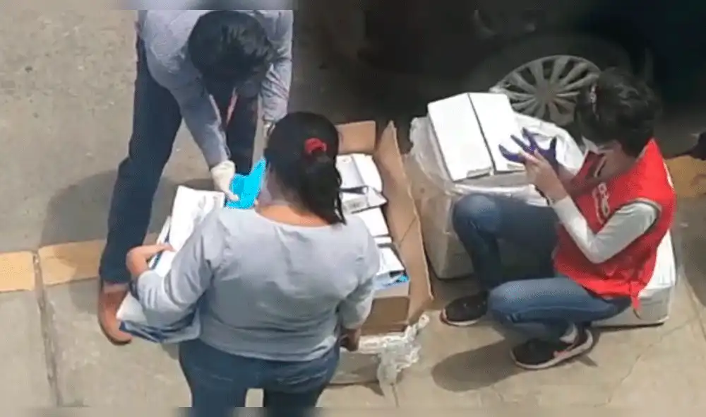 Trabajadores del estado hacen incorrecta manipulación de implementos. Trabajadores del estado hacen incorrecta manipulación de implementos.