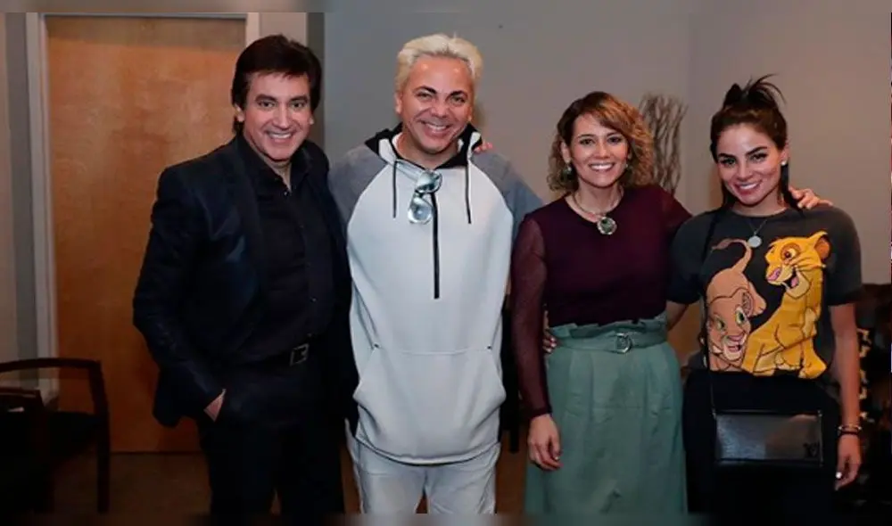 Cristian Castro asiste a iglesia cristiana y presenta a su nueva novia