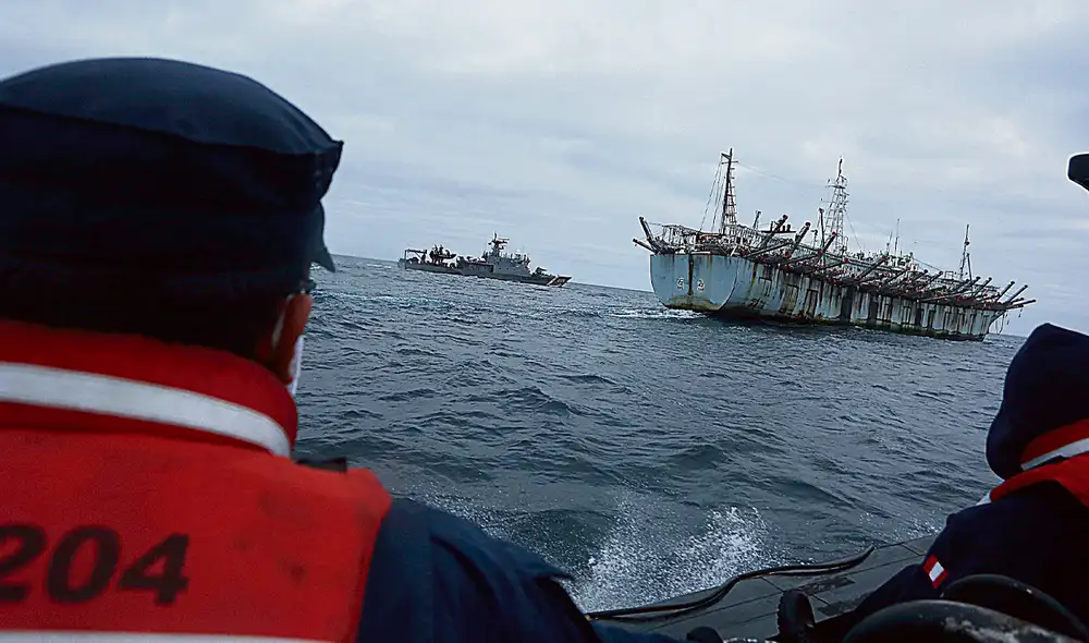 embarcacion china marina de guerra barco peruano