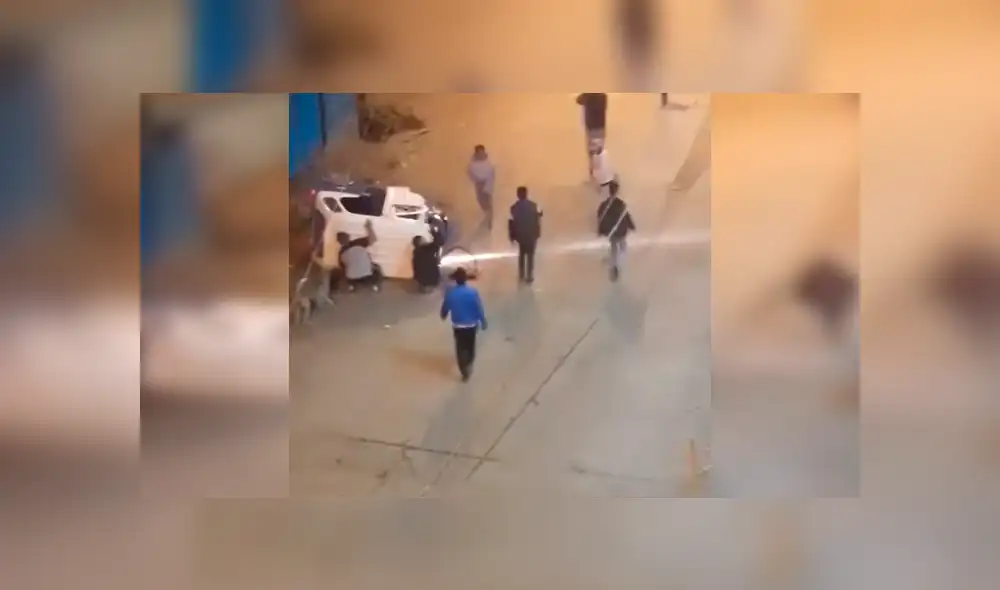 Facebook: Pandilla ataca a mototaxi sin saber que el conductor era uno de ellos [VIDEO]