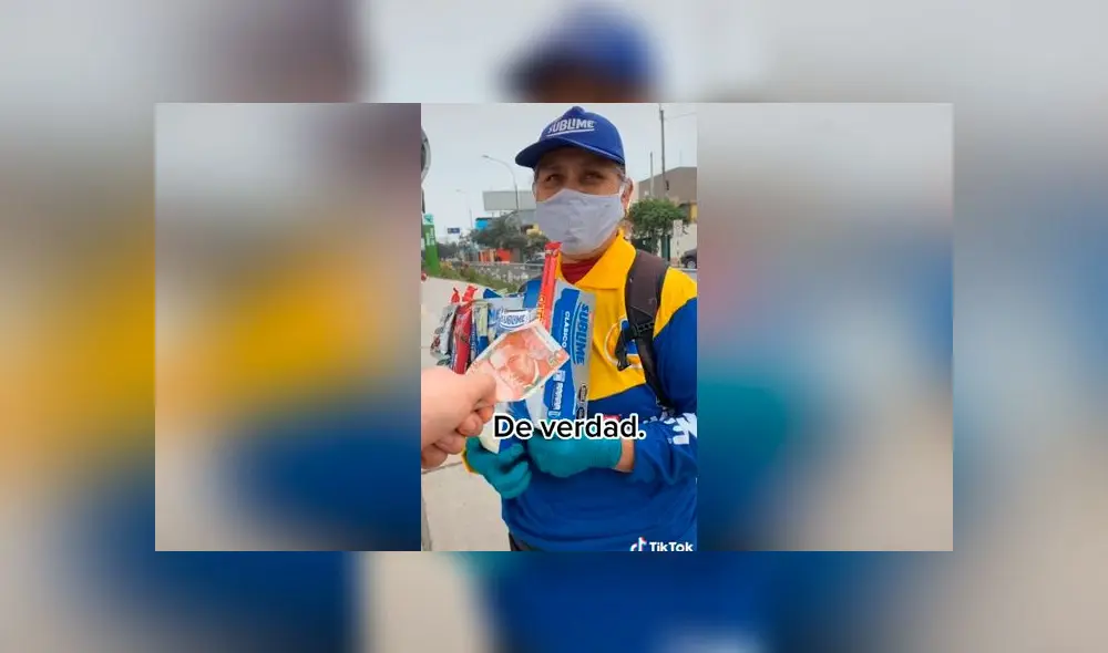 Desliza las imágenes para ver la emotiva reacción que tuvo una vendedora de golosinas al recibir un apoyo económico de un joven peruano. Foto: Osito Lima/TikTok Desliza las imágenes para ver la emotiva reacción que tuvo una vendedora de golosinas al recibir un apoyo económico de un joven peruano. Foto: Osito Lima/TikTok