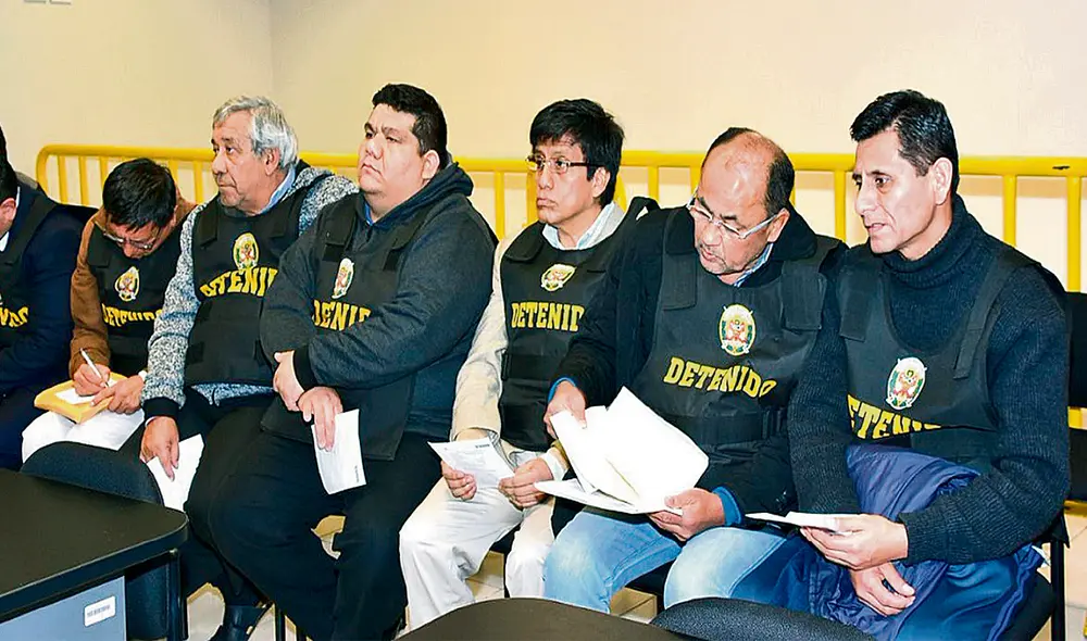 cuellos blancos cuellos blancos