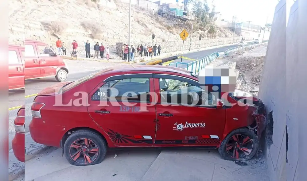 Arequipa. taxista murió en el acto al salir por el parabrisas del auto y golpearse contra la pared. Foto LR