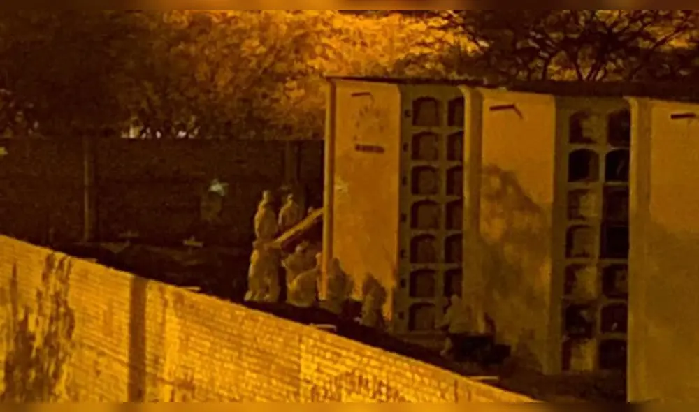 Soldados del Ejército sepultaron a 21 fallecidos por COVID-19 en el cementerio El Carmen de Chiclayo. Soldados del Ejército sepultaron a 21 fallecidos por COVID-19 en el cementerio El Carmen de Chiclayo.