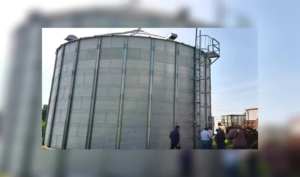 Hombre muere tras caer en depósito de diez toneladas de maíz.