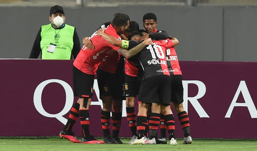 Melgar dio el primer golpe en la llave contra Bahía. Foto: AFP