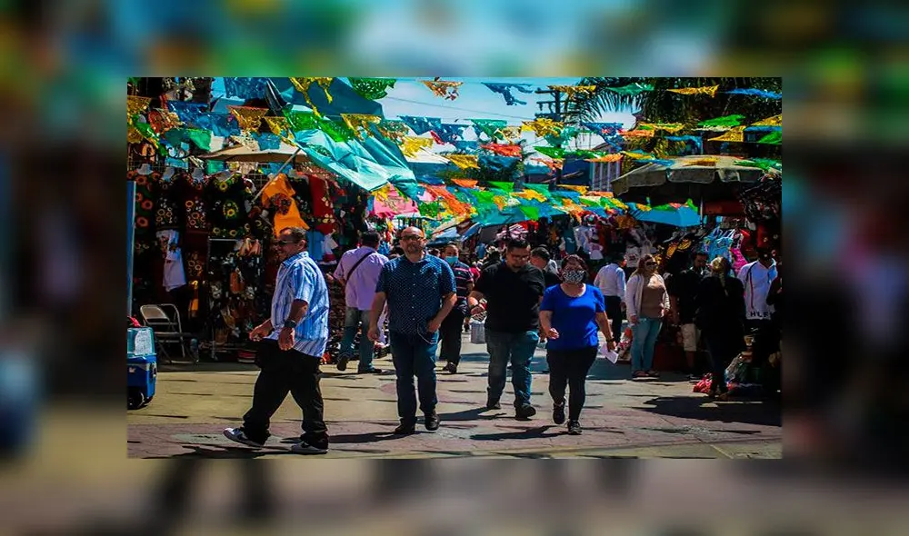 Las autoridades mexicanas obligaran a la ciudadanía a usar mascarillas y cerrarán, por 15 días, los locales que no cumplan la normativa contra la COVID-19. Foto: EFE Las autoridades mexicanas obligaran a la ciudadanía a usar mascarillas y cerrarán, por 15 días, los locales que no cumplan la normativa contra la COVID-19. Foto: EFE