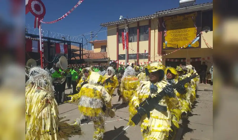 Puno: Mil presos organizaron colorido desfile por Fiestas Patrias en penal de Juliaca [FOTOS]