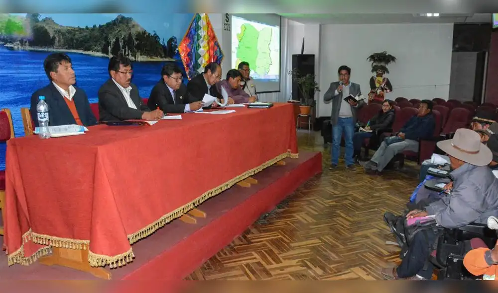 Comuneros de Puno denuncian amenazas de cusqueños por problemas limítrofes. Comuneros de Puno denuncian amenazas de cusqueños por problemas limítrofes.