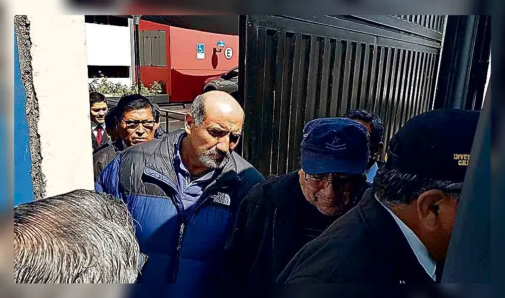 custodia. Siete imputados son movilizados desde carceleta.