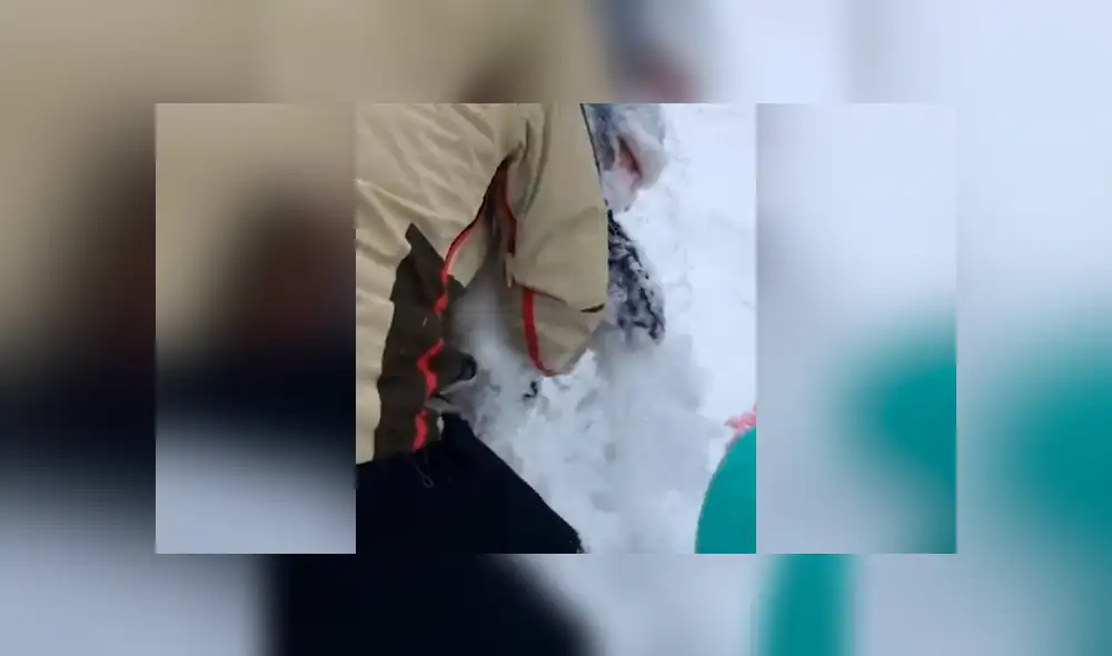 Facebook viral: Critican a padre que lanza a su bebé y lo hunde en la nieve [VIDEO] 
