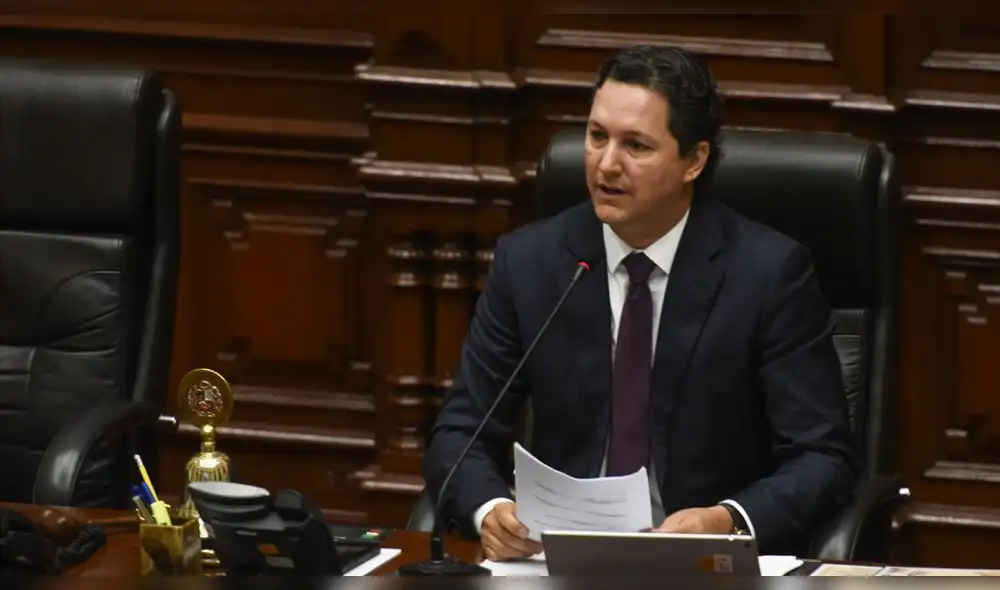 Daniel Salaverry anunció que el Pleno del Congreso se realizará el viernes 14