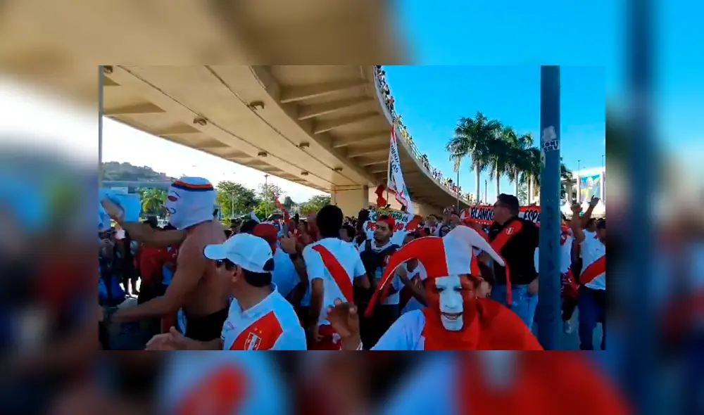 Niños, jóvenes y adultos, saltaban y cantaban con euforia antes de entrar al estadio Maracaná. Créditos: Captura/ @ToñoQuiroga