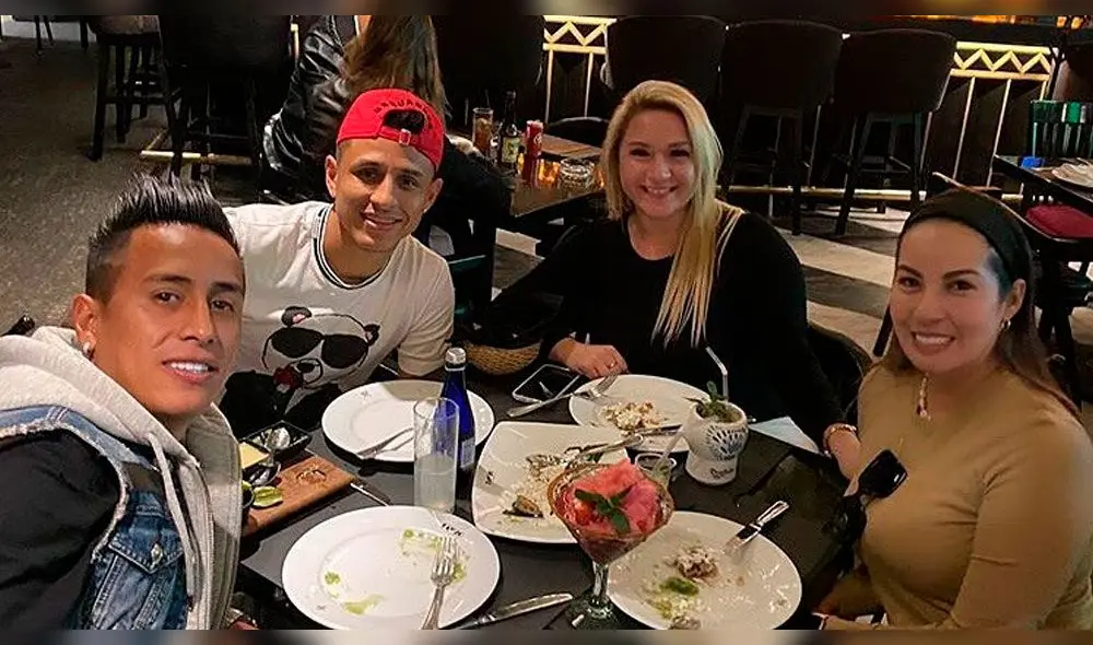 Christian Cueva y Pamela López junto a Yoshimar Yotún y su esposa  Foto: Instagram