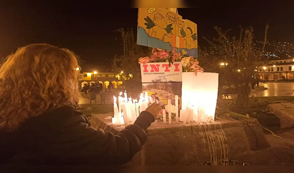 Vigilia en homenaje a Inti Sotelo y Bryan Pintado. Foto: Maribel Mamani Vigilia en homenaje a Inti Sotelo y Bryan Pintado. Foto: Maribel Mamani