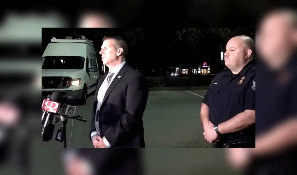 Agente de inmigración mata a su esposa y a sus dos hijos y luego se suicida Agente de inmigración mata a su esposa y a sus dos hijos y luego se suicida