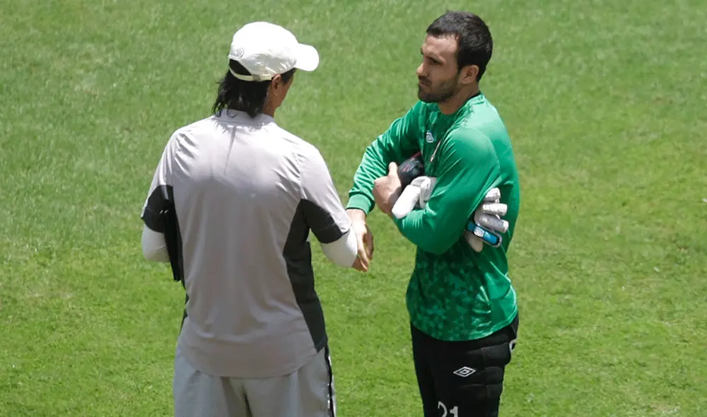 Ángel Comizzo sobre José Carvallo: "Tengo al mejor arquero en mi equipo" Ángel Comizzo sobre José Carvallo: "Tengo al mejor arquero en mi equipo"