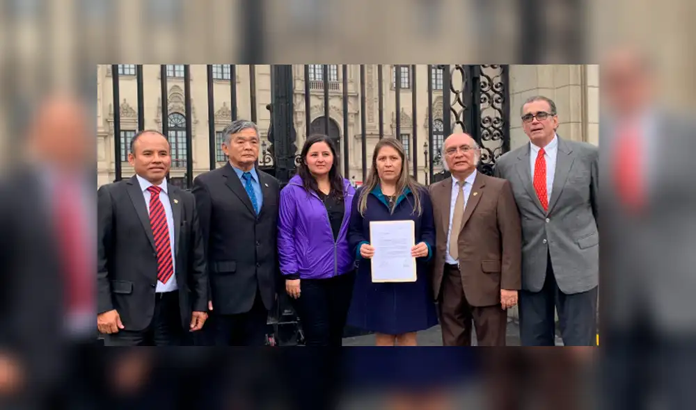 Fujimoristas llevan carta a Vizcarra de colectivo 'Con mis hijos no te metas' Fujimoristas llevan carta a Vizcarra de colectivo 'Con mis hijos no te metas'