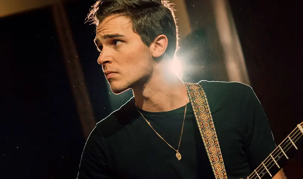 Alejandro Santamaría estrena ‘Qué tal’, su primer single