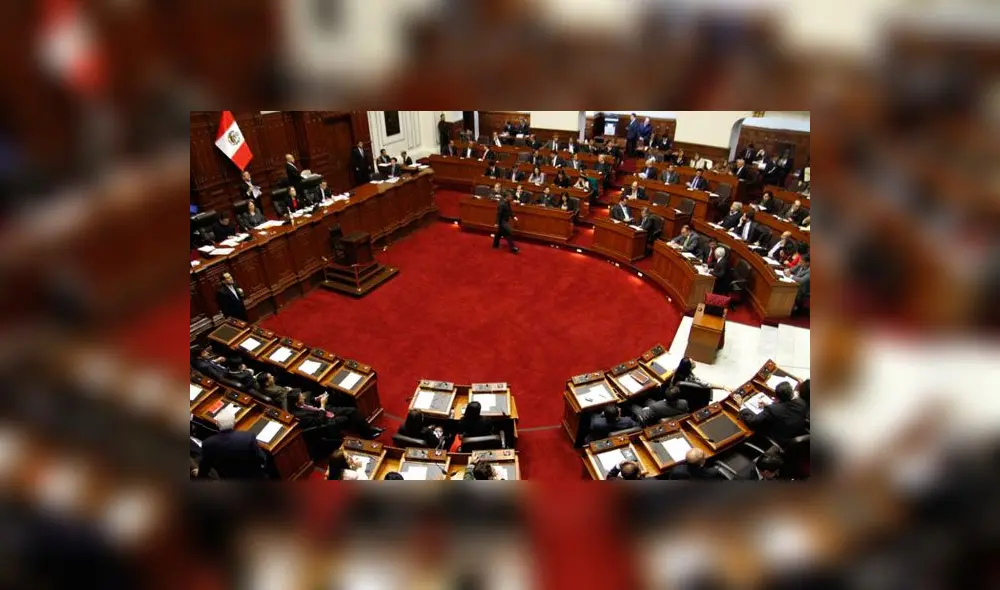 Siete bancadas a favor de adelanto de las elecciones